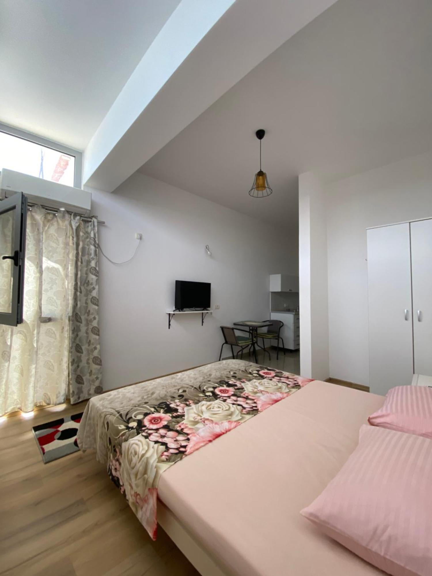 Leli Apartments Ulcinj Bagian luar foto